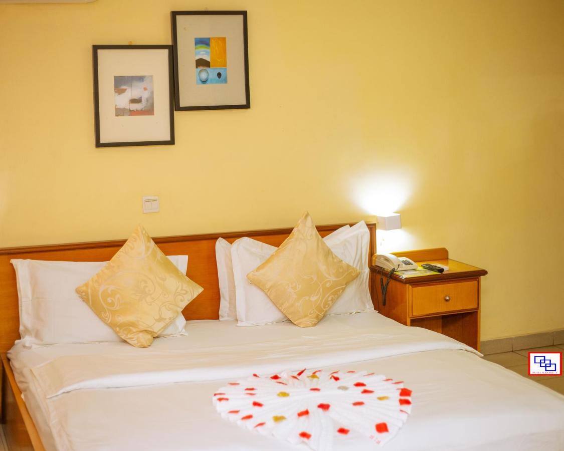 Hotel Marjorie 'Y' Tema Esterno foto